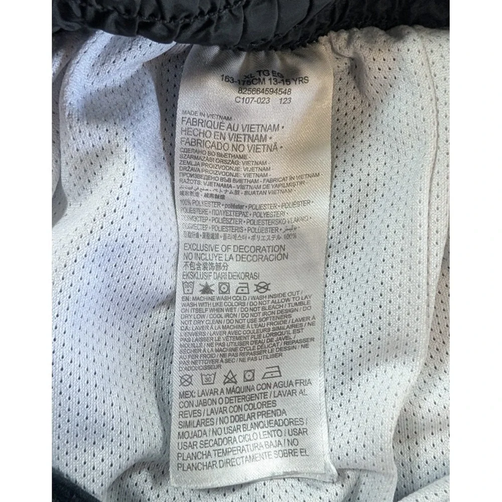 Jordan Athletic Shorts Mens Medium Black White Colorblock Jumpman Nylon